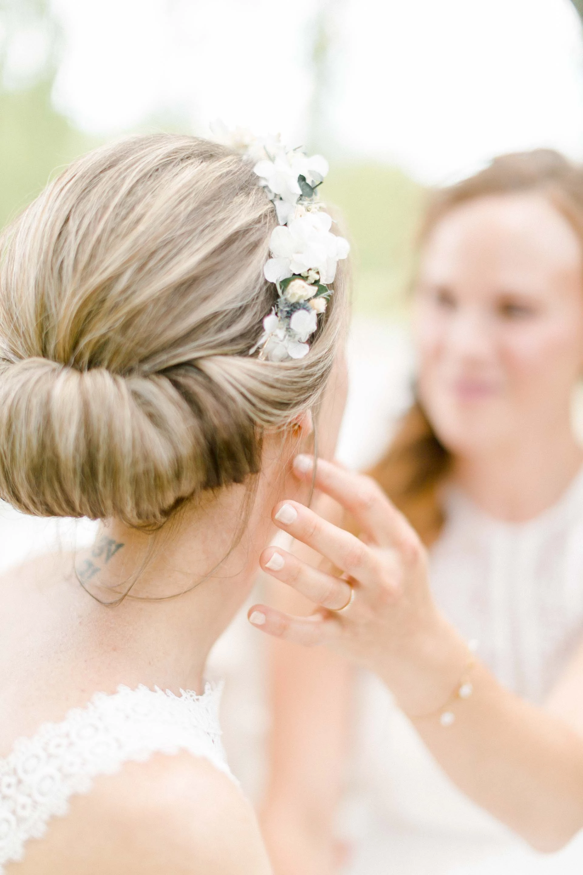 événement bijoux chignon marron gris